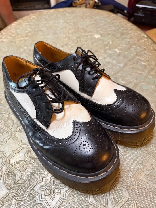 Dr. Martens 3989 Brogue Shoe main image 4